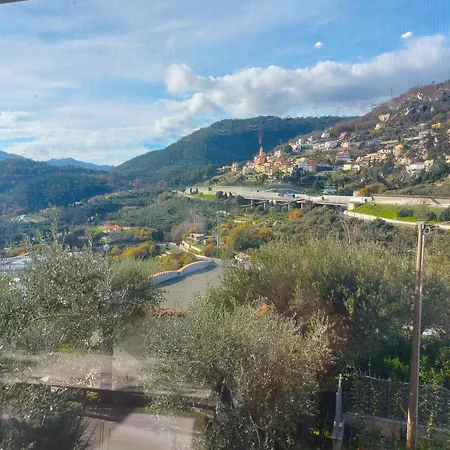 Sea & Land: Daire Pietra Ligure